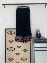 Syriana black pants silver embroidery with pink flowers