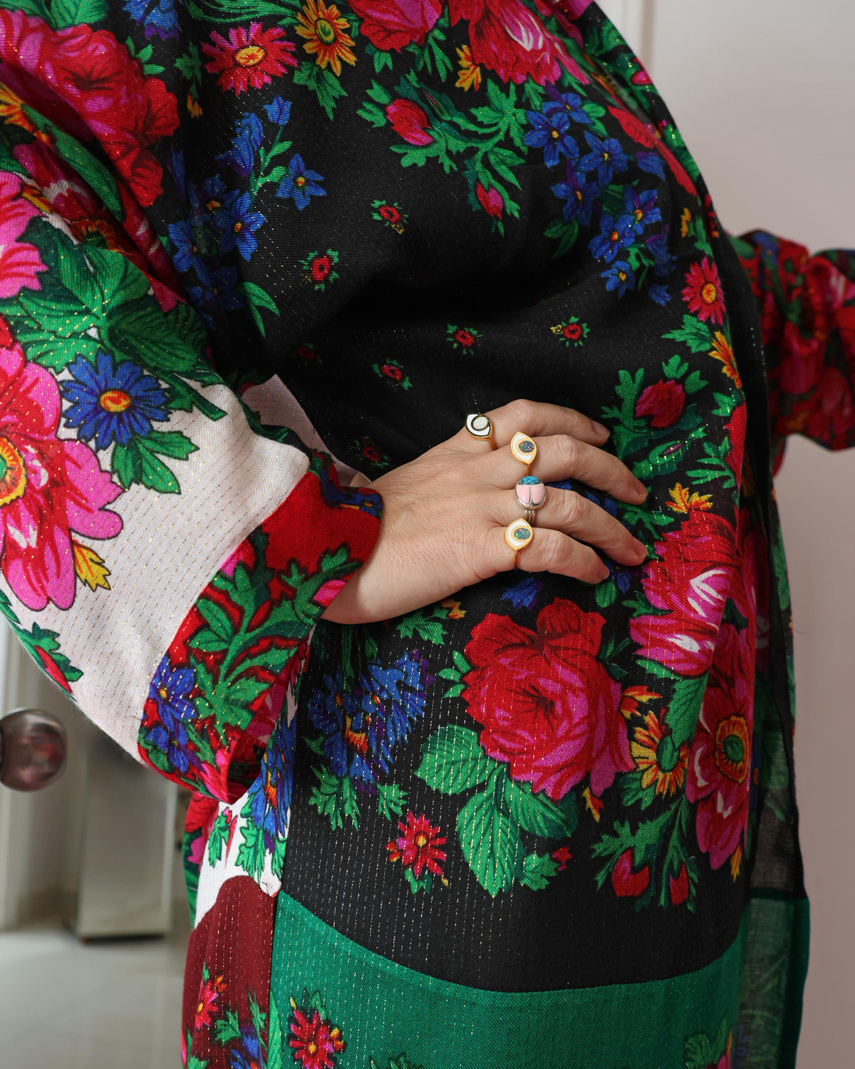 Flowery scarf abaya