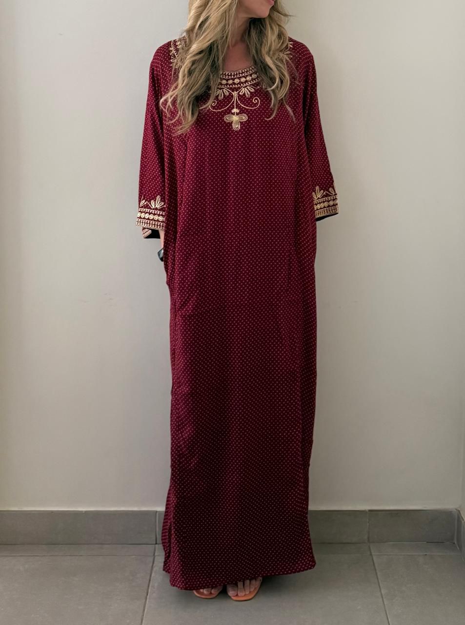 Burgundy thobe