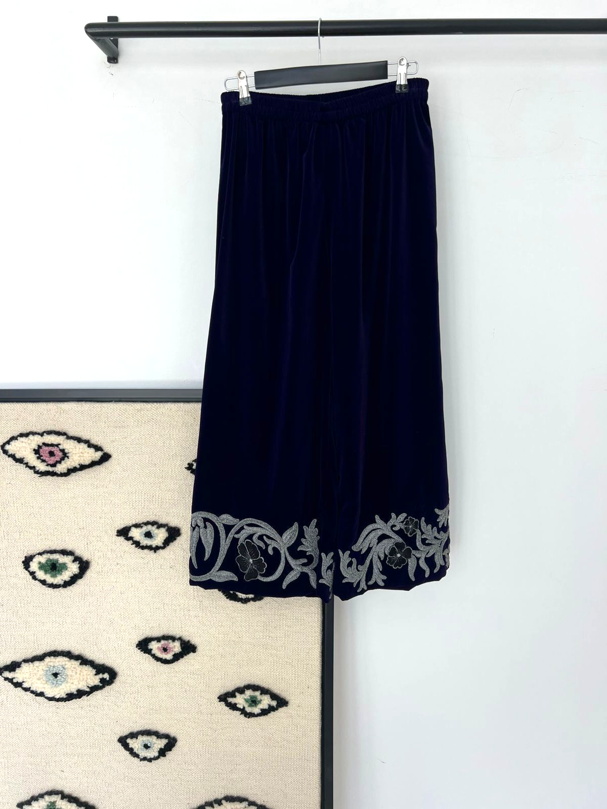 Syriana purple pants with silver embroidery with black flowers